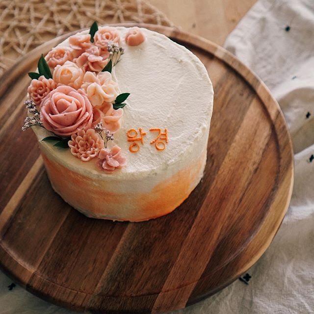 i love korean cakes because they are light, moist, and just sweet enough to satisfy your sweet tooth. can&rsquo;t wait to make this 고구마 (gogumma / sweet potato) genoise cake with whipped cream frosting again 🍠