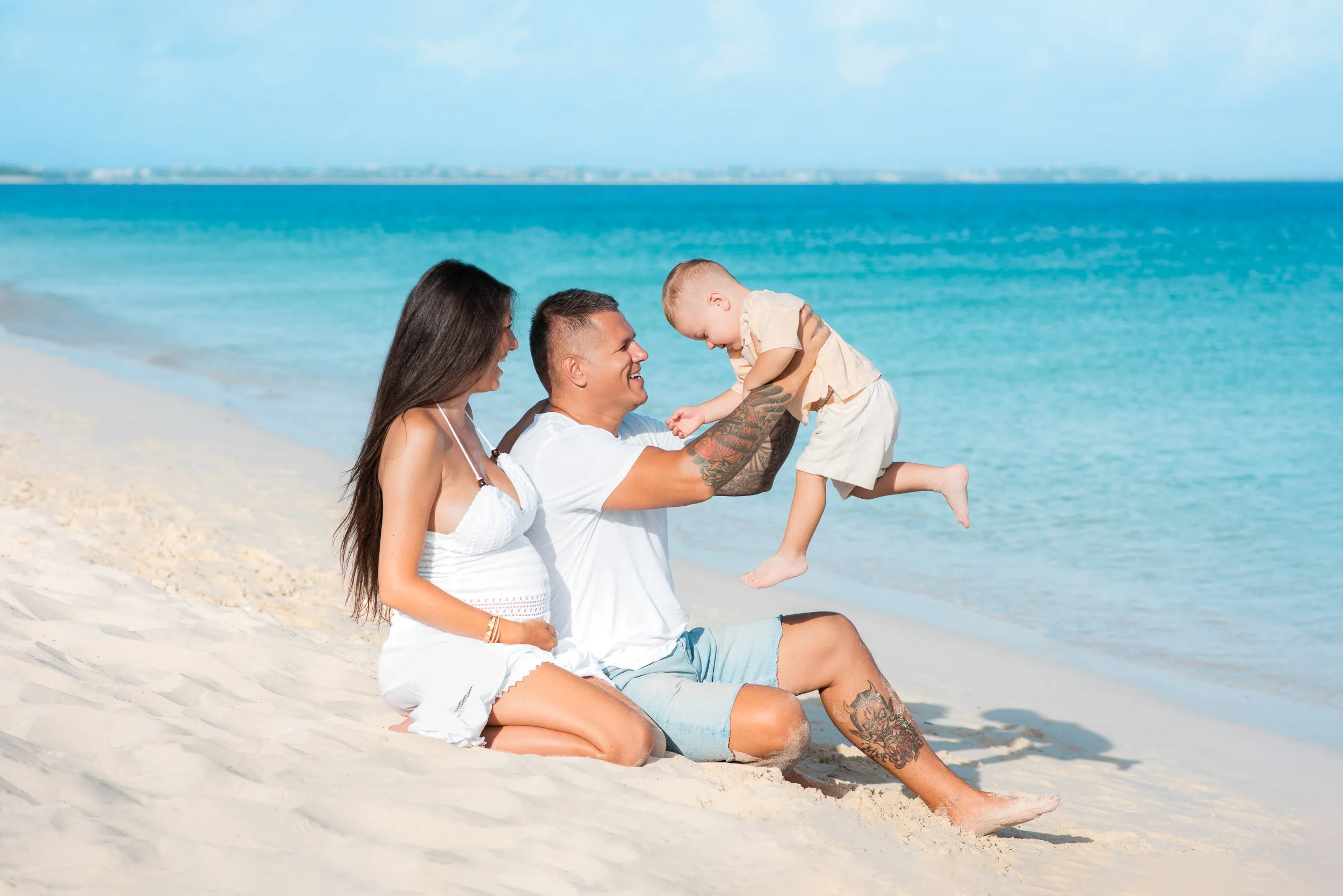 Maternity beach photos - Turks and Caicos What to Do