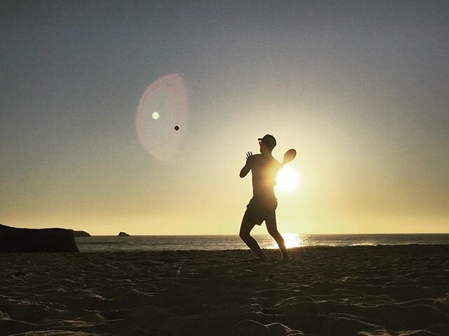 Clifton beach bats. #jaming #summer #hotweather #backinlondon #sun #sea #surf #sillouette