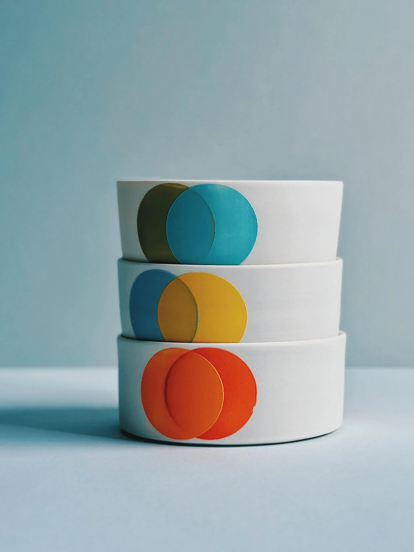 Midi dot dish coloured slip stencilled combos&hellip;
.
.
.
#handmade #wheelthrown #porcelain #pottery #porcelainpottery  #handmadeceramics #modernceramics #studiopotter #maker #contemporaryceramics #minimalistceramics #ceramics #craft #ceramicdesign