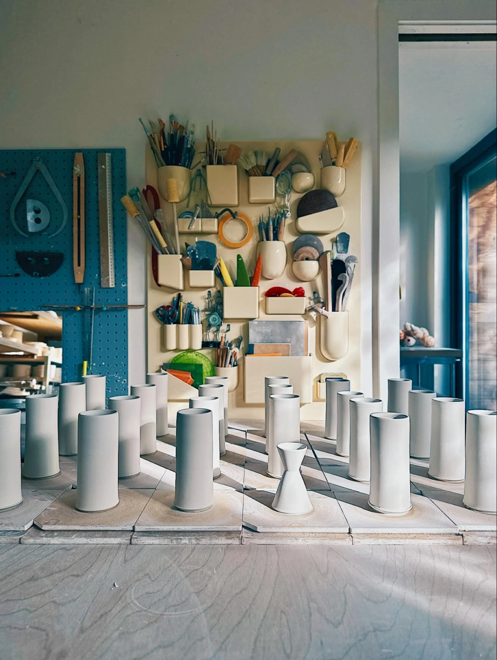 Odd one out 
.
.
.
.
#handmade #wheelthrown #porcelain  #pottery  #bythelinepottery #porcelainpottery #handmadeceramics #modernceramics #studiopotter #maker #contemporaryceramics  #ceramics #craft #ceramicprocess