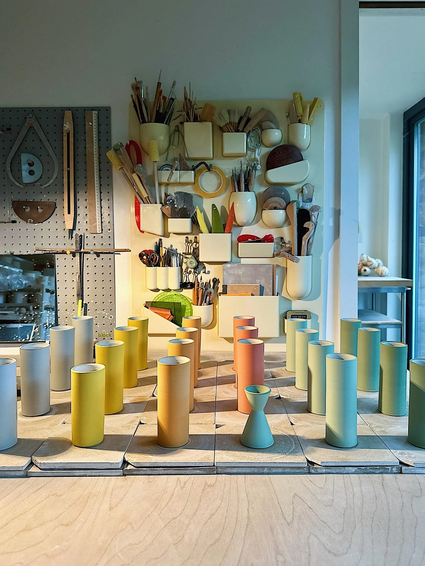 Slip on&hellip; slip off&hellip; 
.
.
.
.
#handmade #wheelthrown #porcelain  #pottery  #bythelinepottery #porcelainpottery #handmadeceramics #modernceramics #studiopotter #maker #contemporaryceramics  #ceramics #craft #ceramicprocess