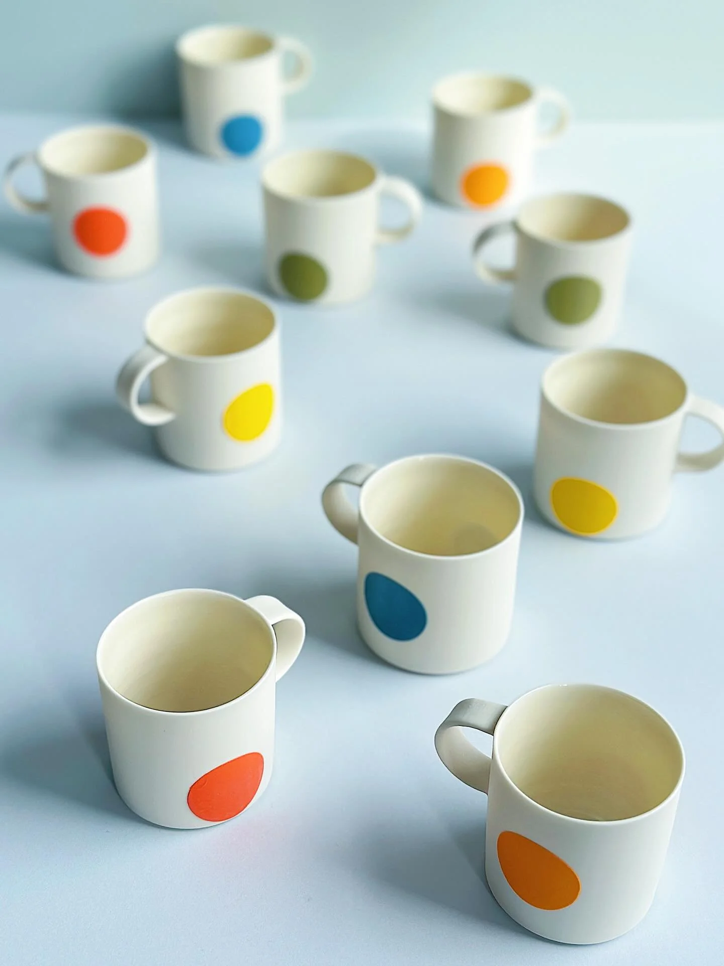 New mugs and espresso cups for the lovely @hildegallery in North Berwick, part of a stock top up along with more pieces including dishes, pourers and mini bud vases packed up and sent this week 
.
.
.
.
.
 #wheelthrown #porcelain #porcelainpottery #h