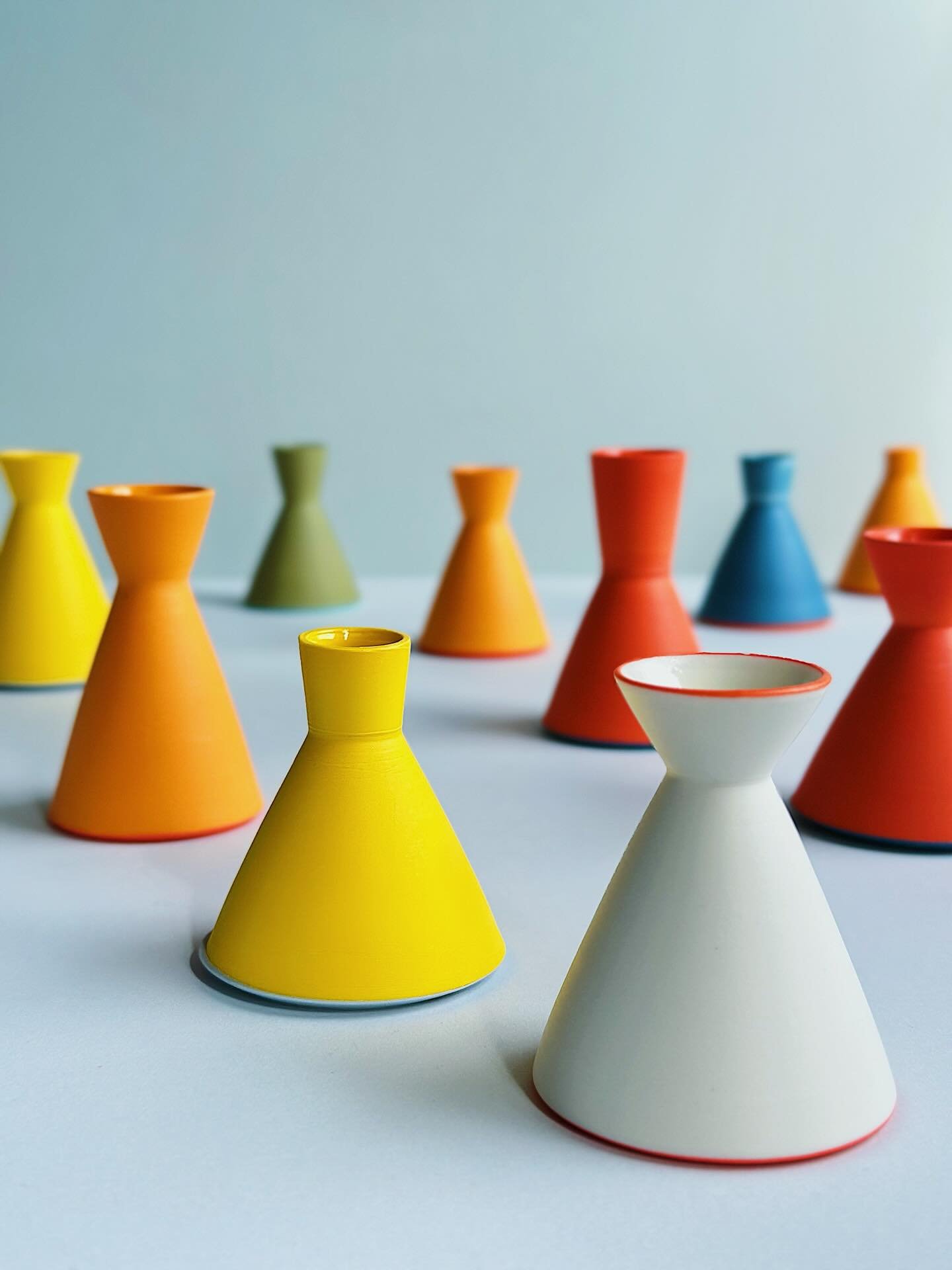 Mini vases in all the spring colours plus an interloper :-)
.
.
.
.
.
 #wheelthrown #porcelain #porcelainpottery #handmadeceramics #bythelinepottery