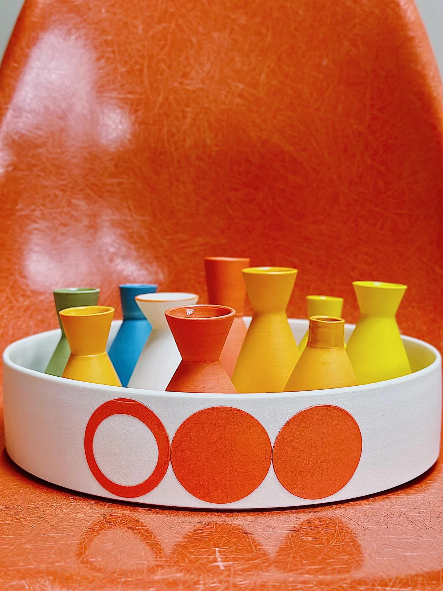 Mini vase convention 
.
.
.
.
.
 #wheelthrown #porcelain #porcelainpottery #handmadeceramics #carshaltonartists