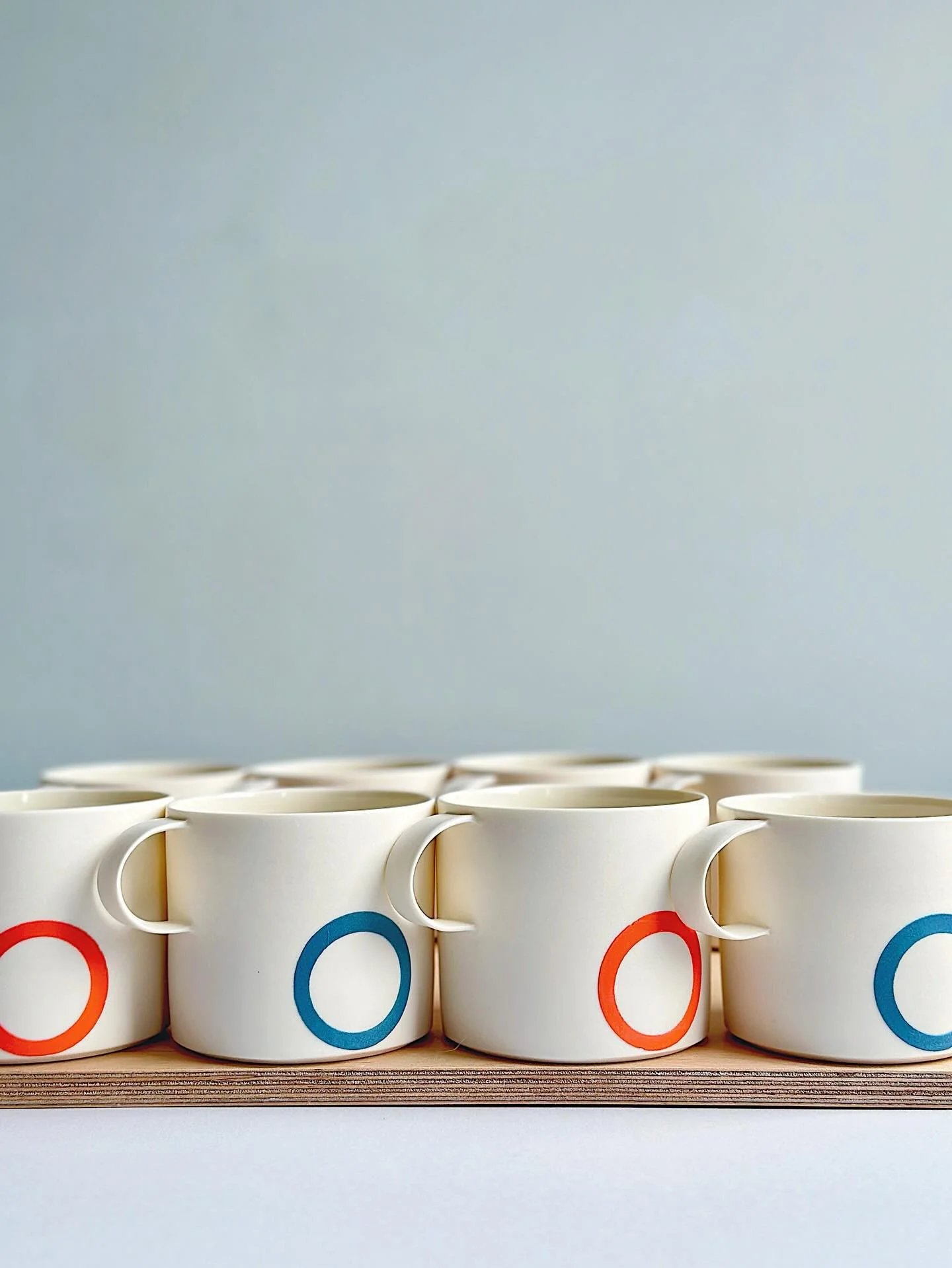 Loads of mugs lying low 
.
.
.
.
.
 #wheelthrown #porcelain #studiopottery #contemporaryceramics #carshaltonartists