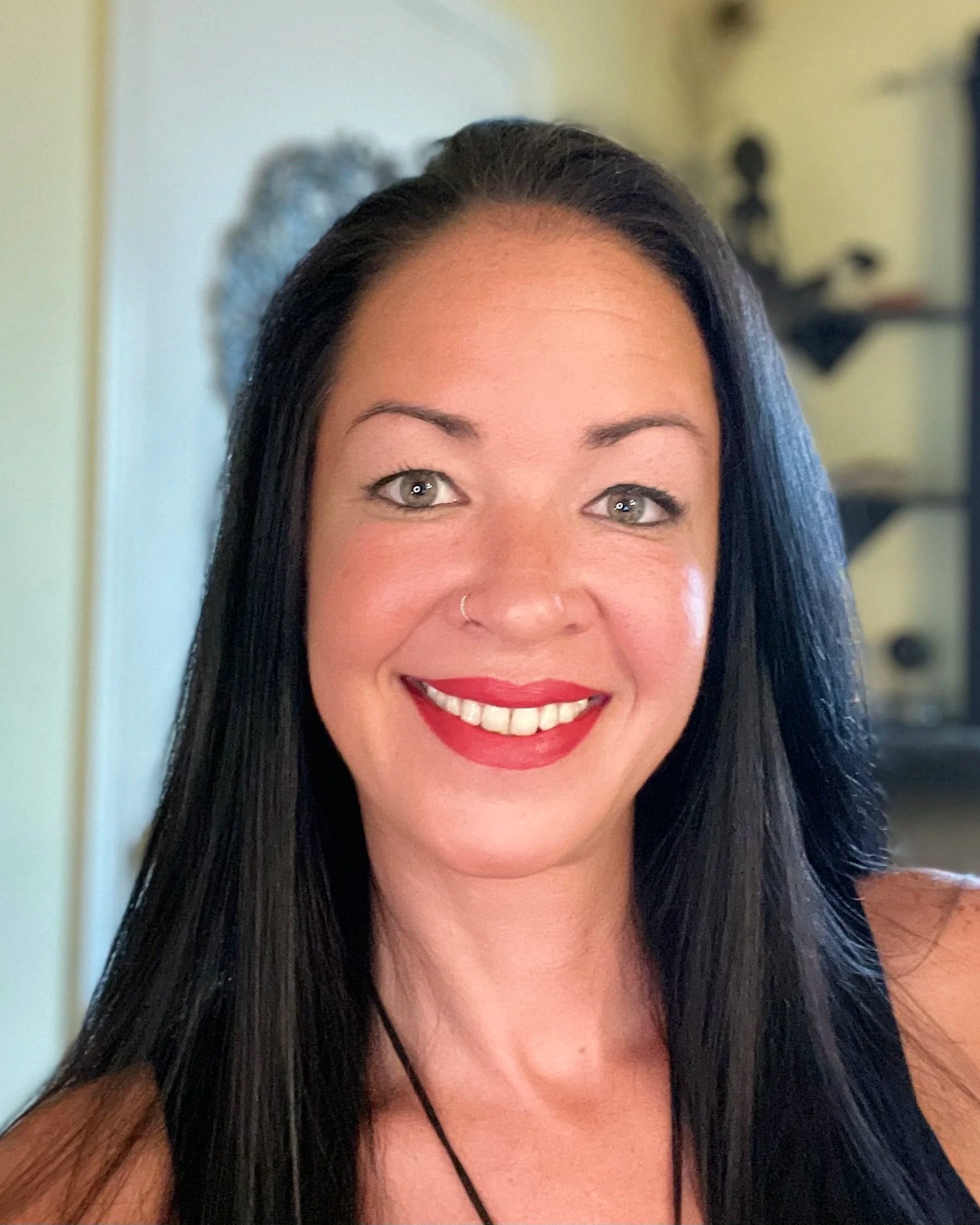 Portrait of Stefanie Mossakowski providing transformational mentorship and integrated somatic work built upon twenty five years of clinical trauma and advocacy experience in Elgin, Texas.