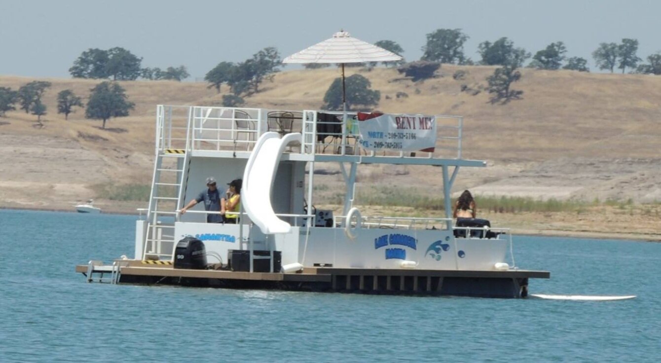 Lake Travis party boat rental