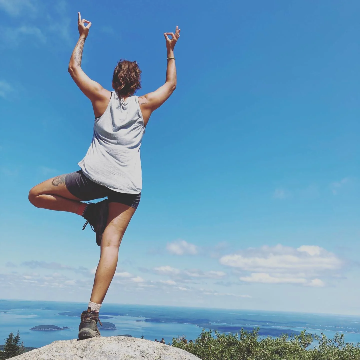Hey guys! 💓 Start your day out right with a nourishing vinyasa flow with me at Blue Lotus Healing Arts tomorrow for our first in-studio class! 🎉
Class is at 930am for a vinyasa flow. (soon to be available for live stream virtual yoga too from the c