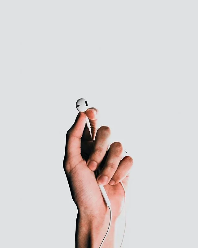 Revv your engines &amp; fasten your headphones to your ear holes because Monday is just TWO days away which means you&rsquo;re that much closer to three whole hours of Warmly! 💌⁣
⁣
Have you listened to the bonus content we dropped yesterday? 🤭⁣
⁣
#