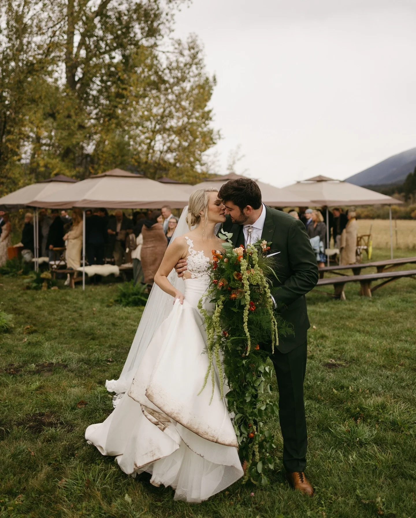 Probably the prettiest bouquet I have ever laid eyes on and don&rsquo;t even get me started on the reception space 😍

We had the absolute honor to document B&amp;E&rsquo;s elopement in the Badlands last year and they reached out a few months later a
