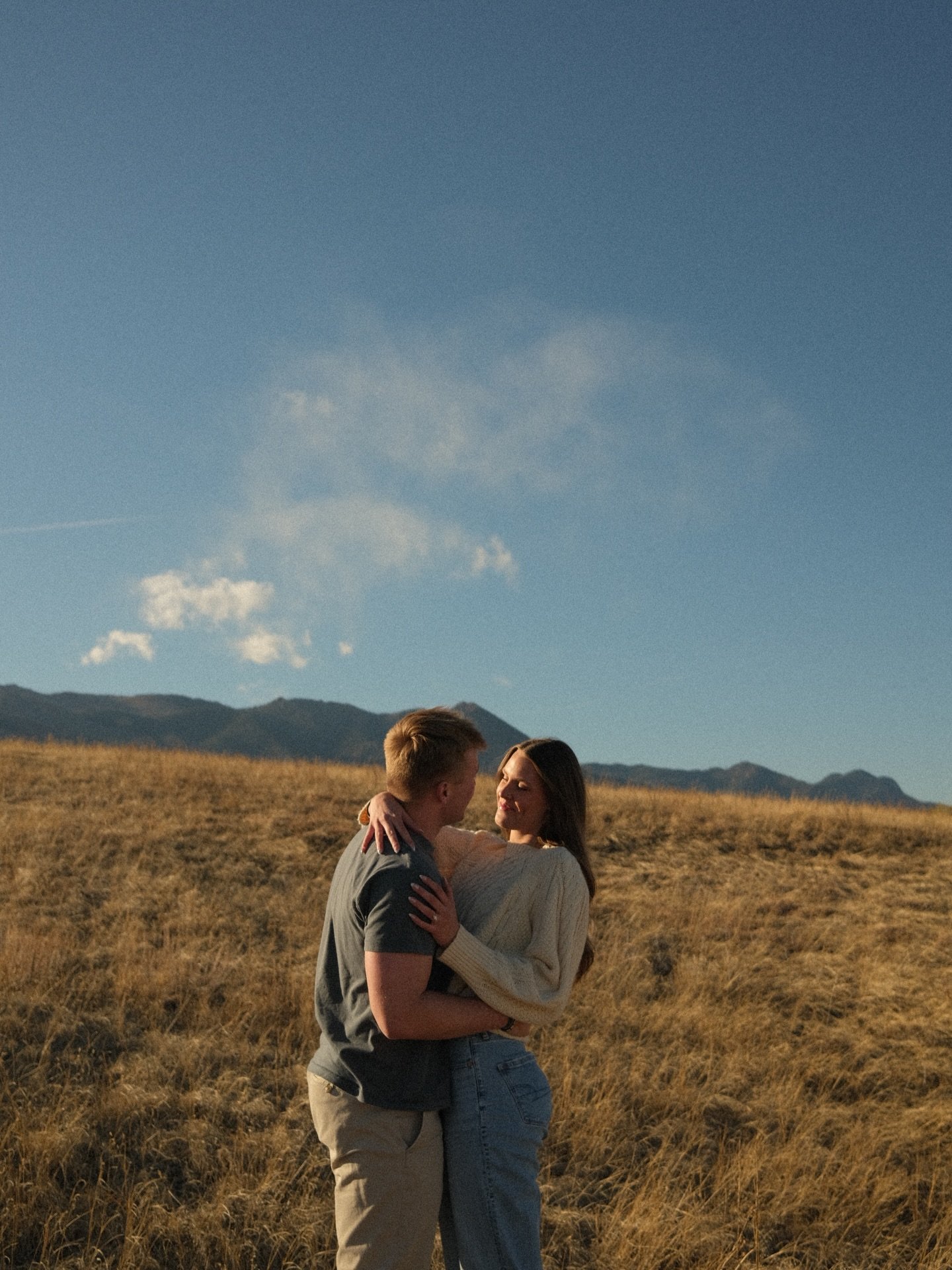 Garden of the Gods isn&rsquo;t the only pretty place in Colorado Springs to have engagement photos taken 😉 Ute Valley is one of my favorite spots because of the diversity, wayyy less people around and that view of Pikes Peak is 🤌🏼

Taken on my tru