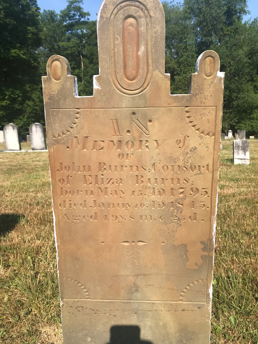 John_Burns_tombstone_Bedford_cemetery.jpg