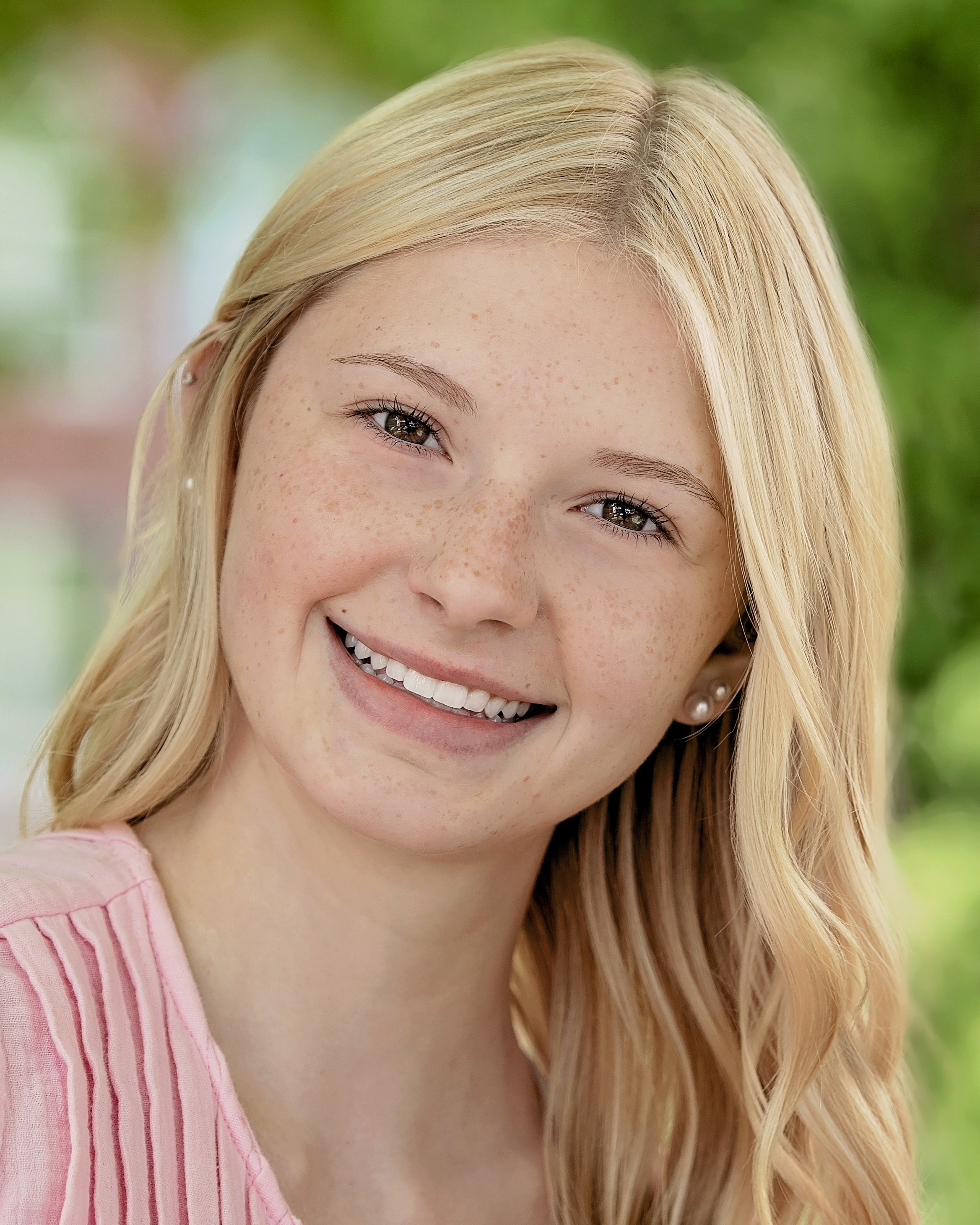 Skyler_Philpot_CommercialPinkCU.jpg