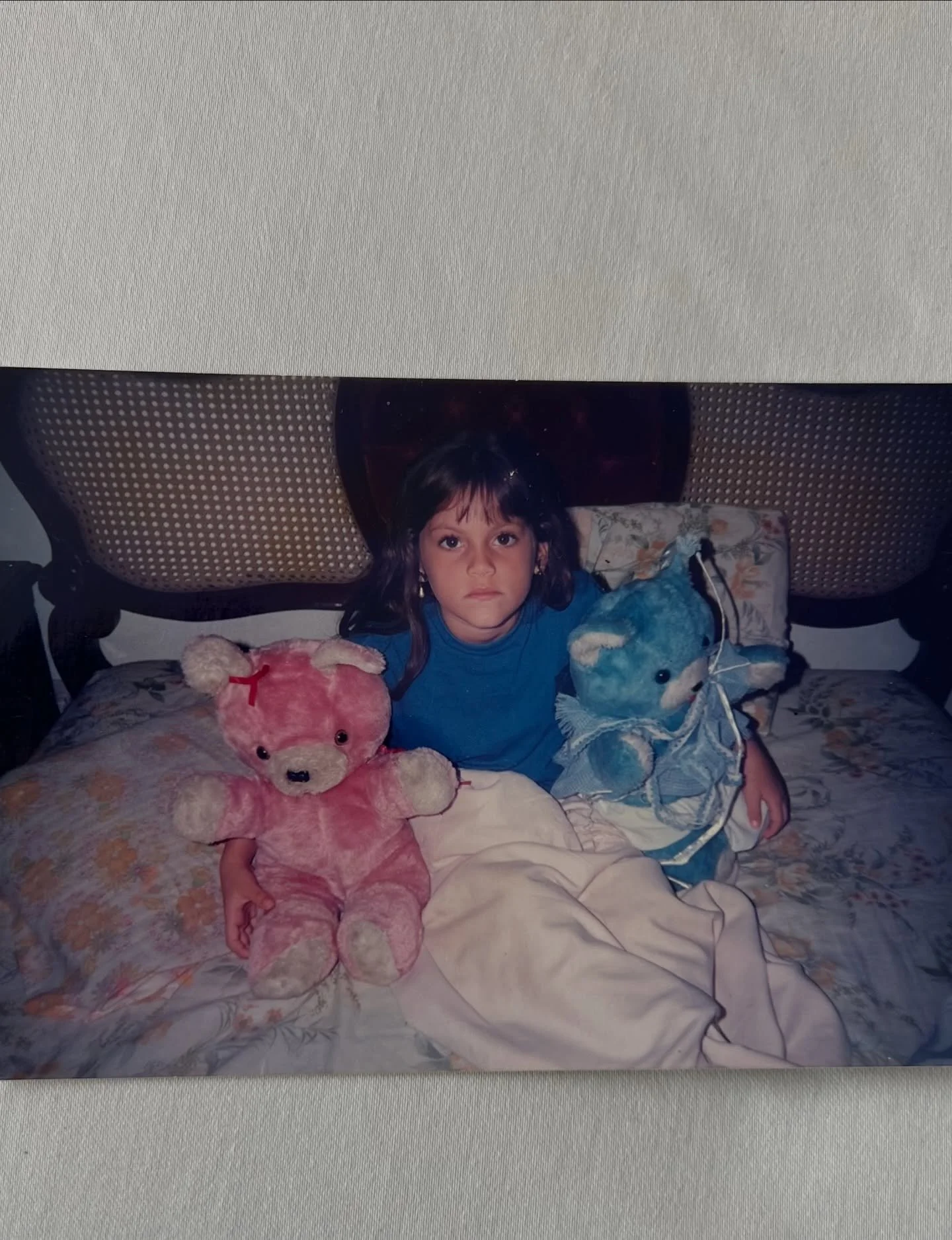 18-04-26
&ldquo;Todo ni&ntilde;o es un artista. El problema es c&oacute;mo seguir siendo artista una vez que se crece&rdquo;👧🏻- Pablo Picasso

Te AMO Lindita Palma,(en esta foto ten&iacute;a 7,8 a&ntilde;os). Michael Jackson est&aacute; en la banda