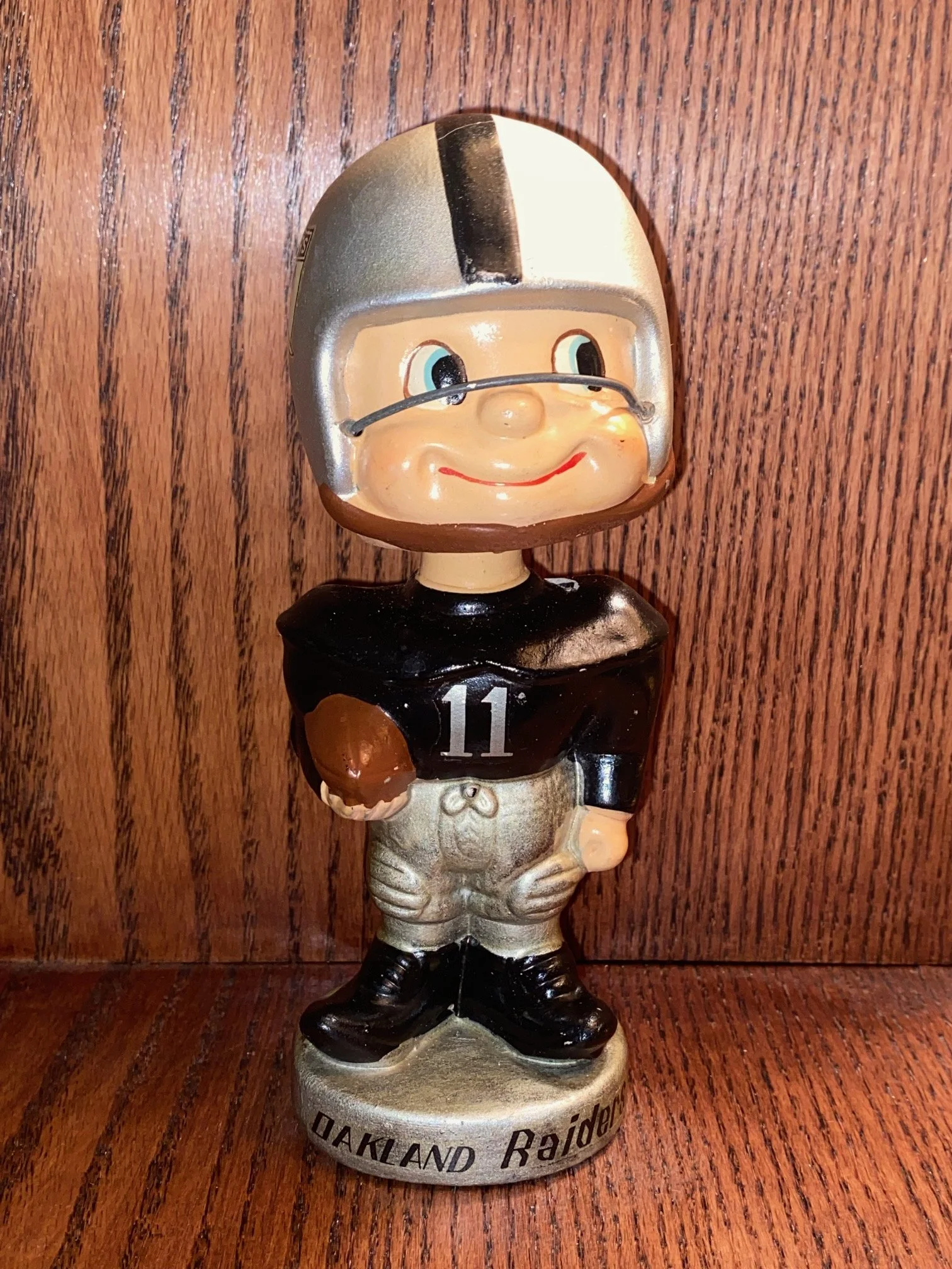 Oakland Raiders Type 4 Nodder - Near Mint