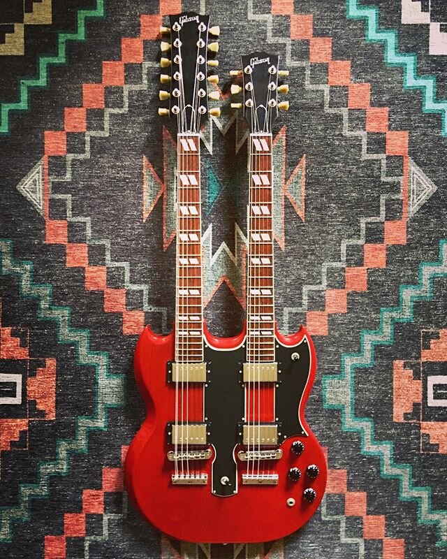 Happy #gibsunday! This #Gibson EDS #doubleneck came across the #losangeles #rocknroll #rescue bench for some love and now this dose of #doubletrouble is on the loose again. With its dreamy chorus and its rock hard #riffage, it&rsquo;s no wonder so ma