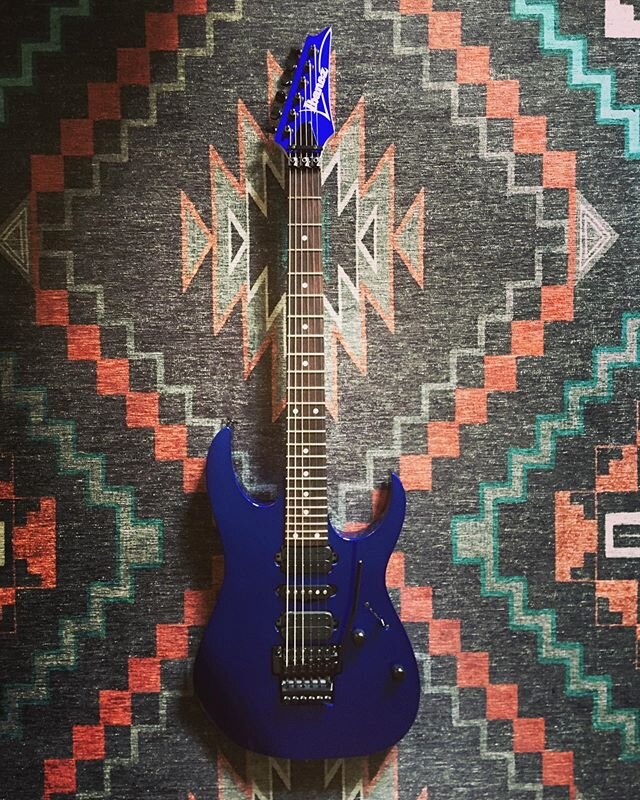 How about a #superstrat inspired shape for #straturday? @brennan_ebaugh&rsquo;s made in Japan #ibanez #rg570 is a real deal #shredmobile. After its spa day at the #losangeles #rocknroll #rescue, this speed machine is set up to set faces on fire! Talk