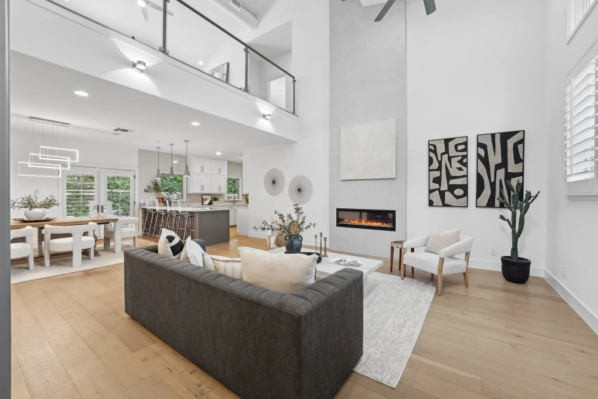 6-web-or-mls-W 12th St-0406-010.jpg