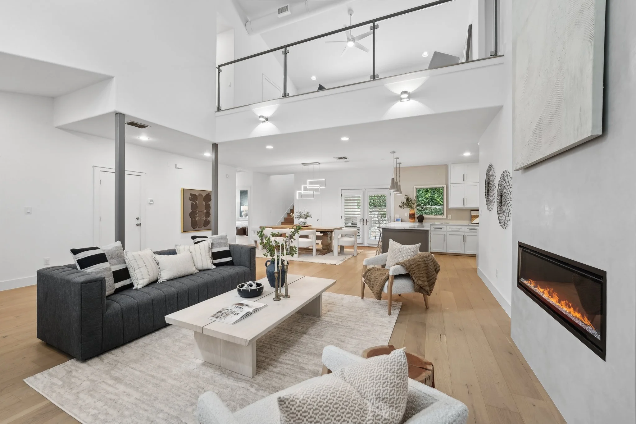 7-web-or-mls-W 12th St-0406-012.jpg