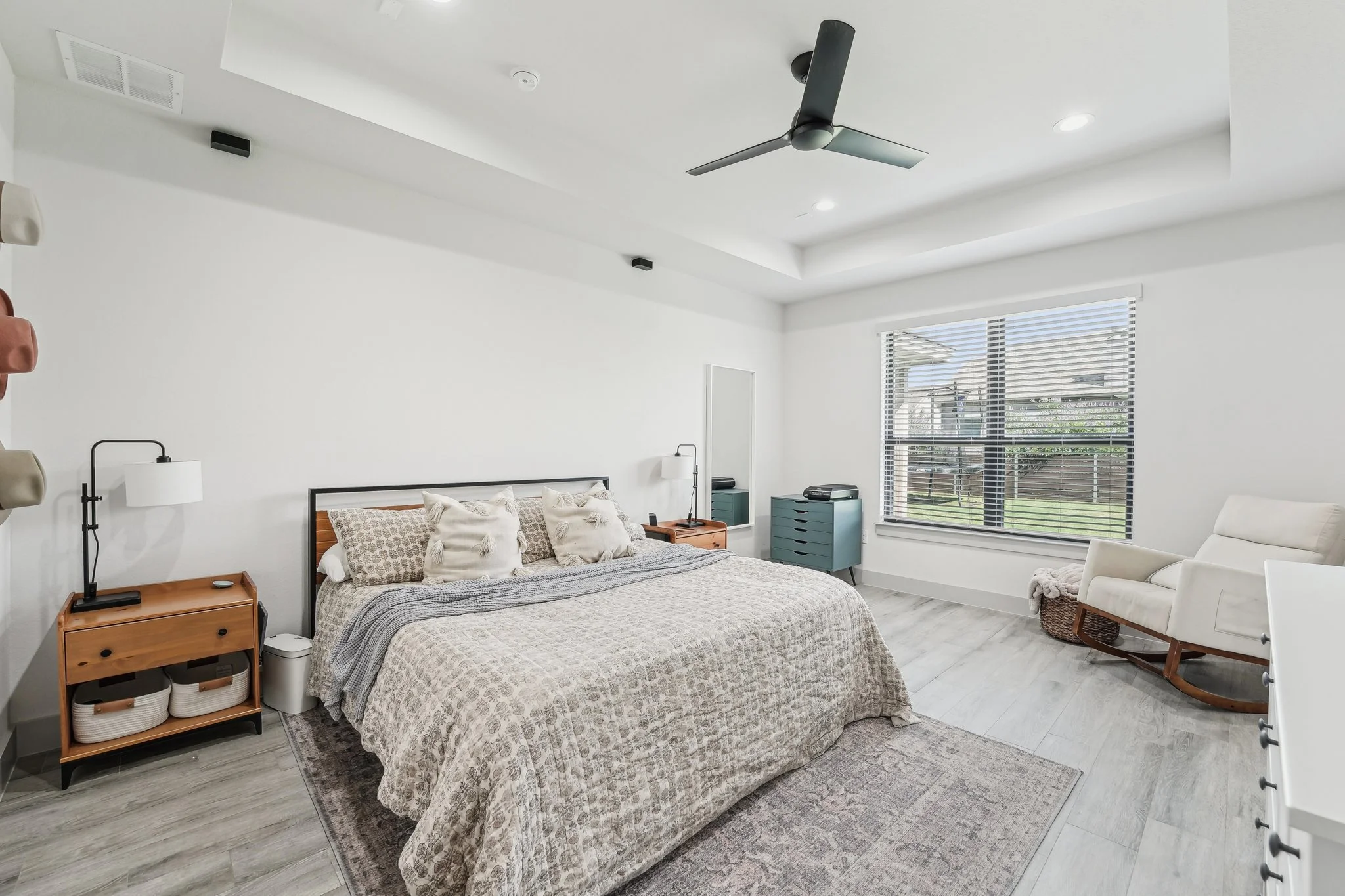 26-web-or-mls-Dax Dr-1505-026.jpg