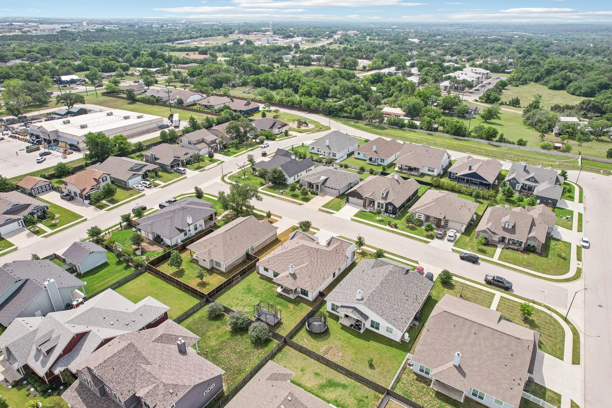 53-web-or-mls-Dax Dr-1505-053.jpg