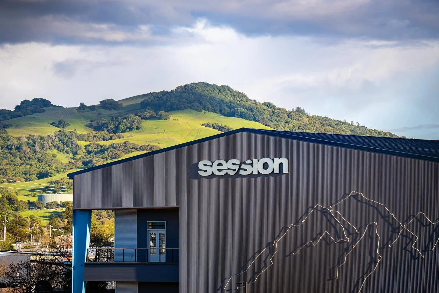 🎉 @feed_cooperative is excited to announce @sessionclimbing in Santa Rosa as our newest FEED Bin pick-up spot (hub)! FEED Bins are a weekly box of fresh fruits &amp; veggies from local farms. FEED Cooperative is a Sonoma County based distributor of 