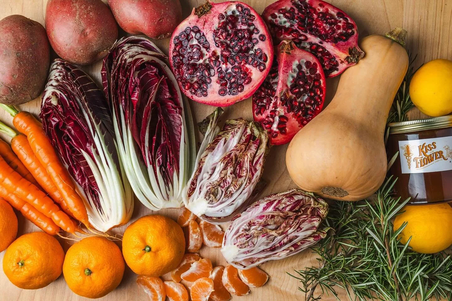 🍋🥕Order your Holiday FEED Bins by 2pm! Only 2 more chances to order FEED Bins before our holiday break! We&rsquo;ll be delivering this Tues/Weds and then this Fri/Sat before being closed for the holidays!

The Tues/Weds boxes are full of staples fo