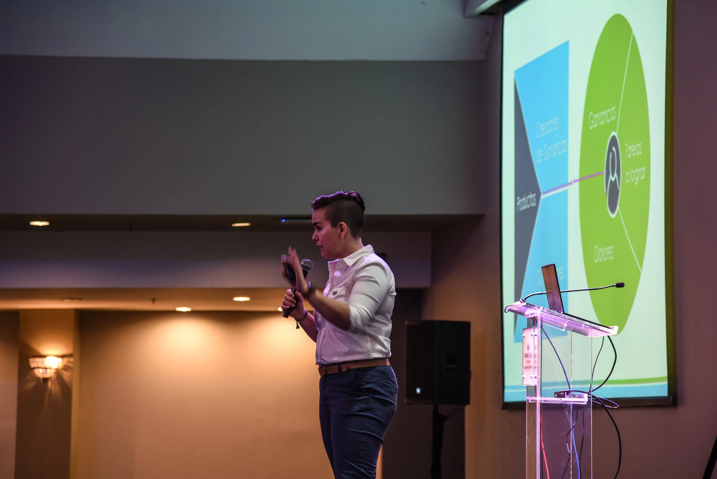 Ana Mora 12-feb 2020-9.jpg