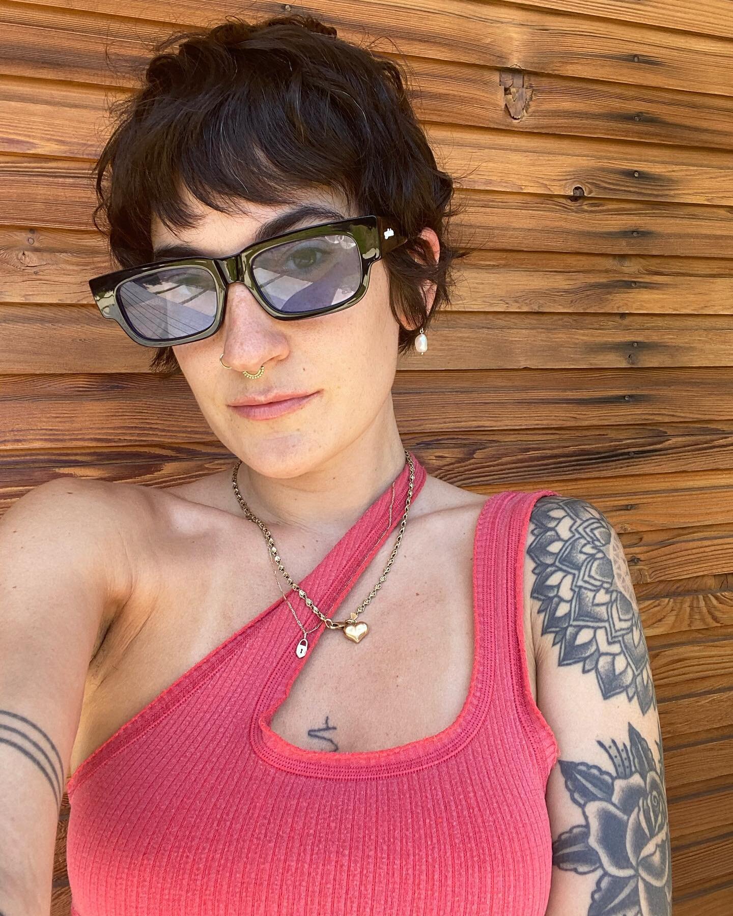Emily🖤 Got to spend time with one of my favorite humans &amp; give her this cute ass haircut. Such a babe!! Love you Em🖤 

Scroll to see her adorable before

Finished with @gmreverie Rake + Mare

#sfhair #sfhairstylist #shorthair #90sstyle #microbo