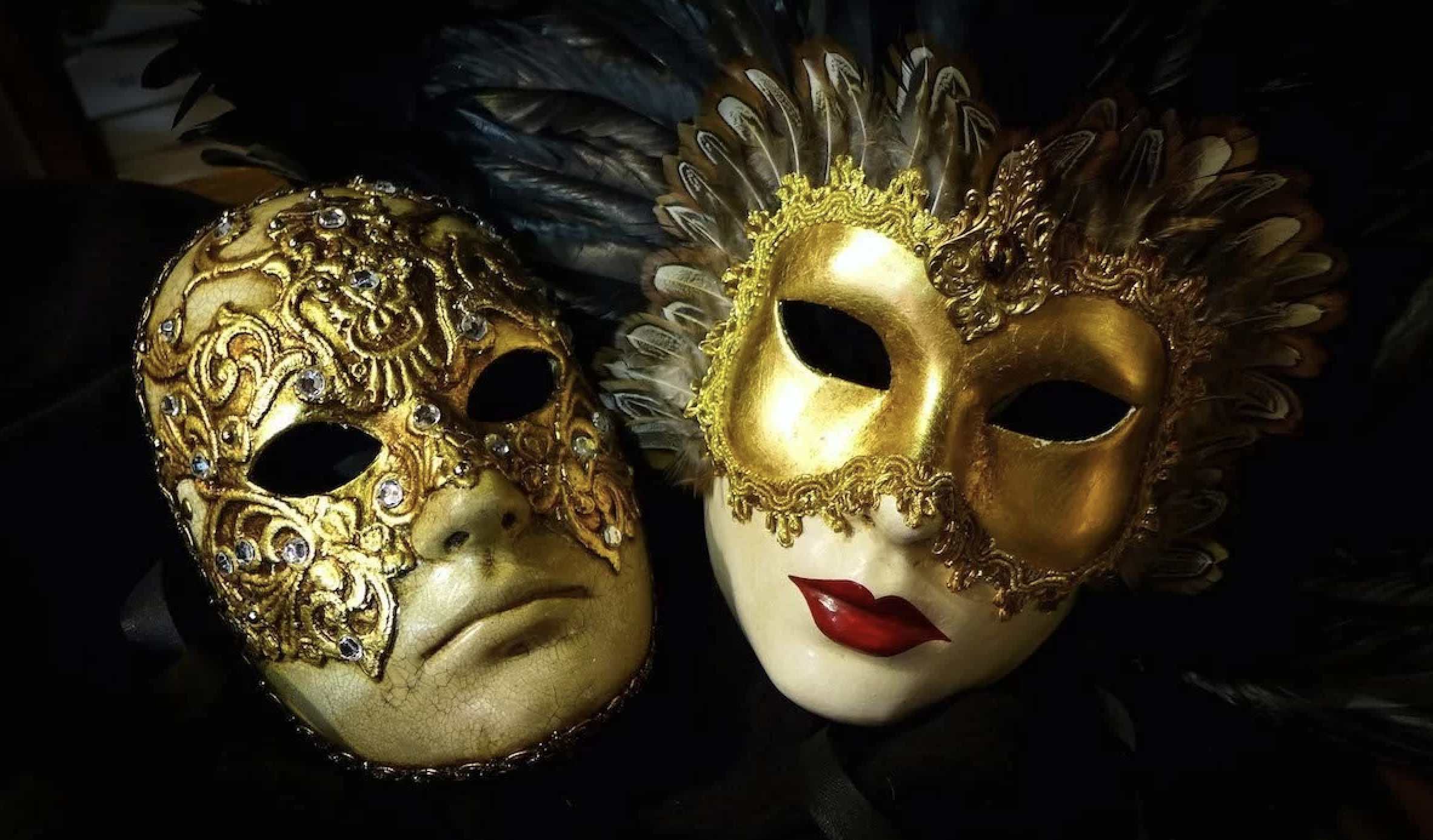 Eyes wide shut themed Mask RooftopParty