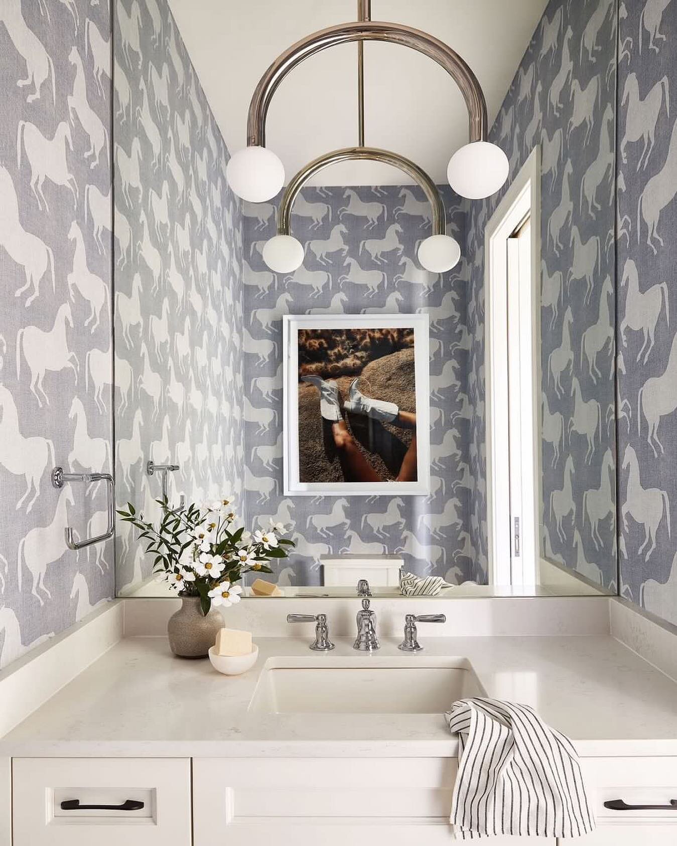 Received a beautiful install shot of a wallcovering we helped source for @jenamidesigns. We&rsquo;re always excited to see what kind of wild ride our clients can take us on! 🐎✨🤍 Thank you @heathertalbert for the photo! 

🎨: @jenamidesigns 
📸: @he