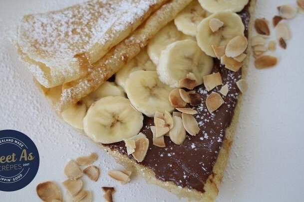 Sweet+Crepe+with+Banana%2C+Nutella+and+Toasted+Almonds.jpg