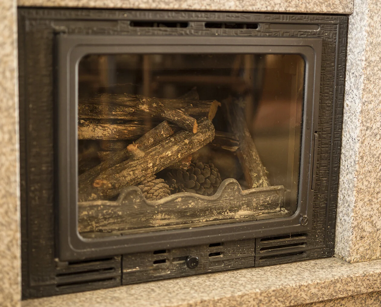 Casa_02_Fireplace.jpg