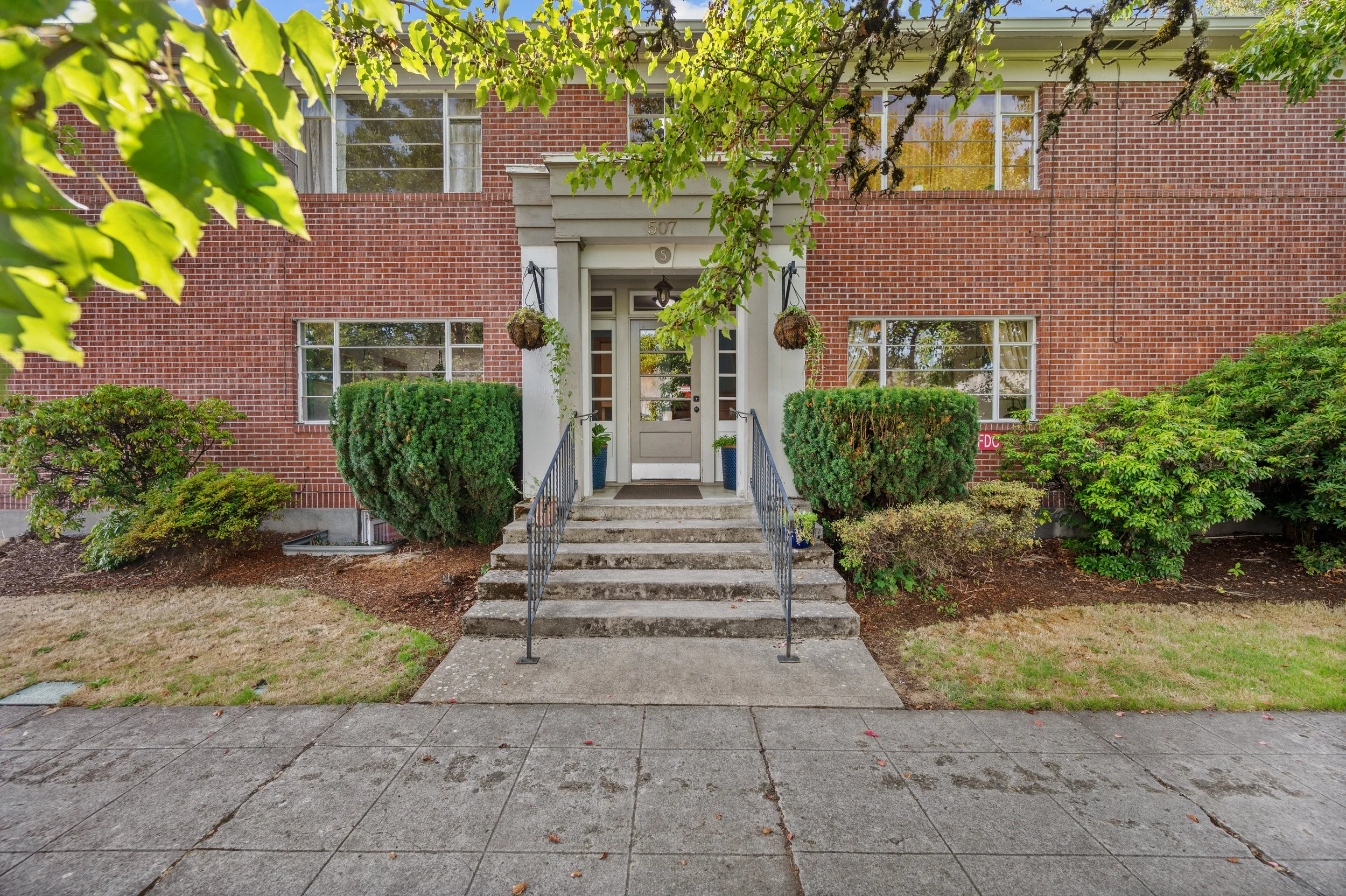 32-507 NE Davis McMinnville 32.jpg