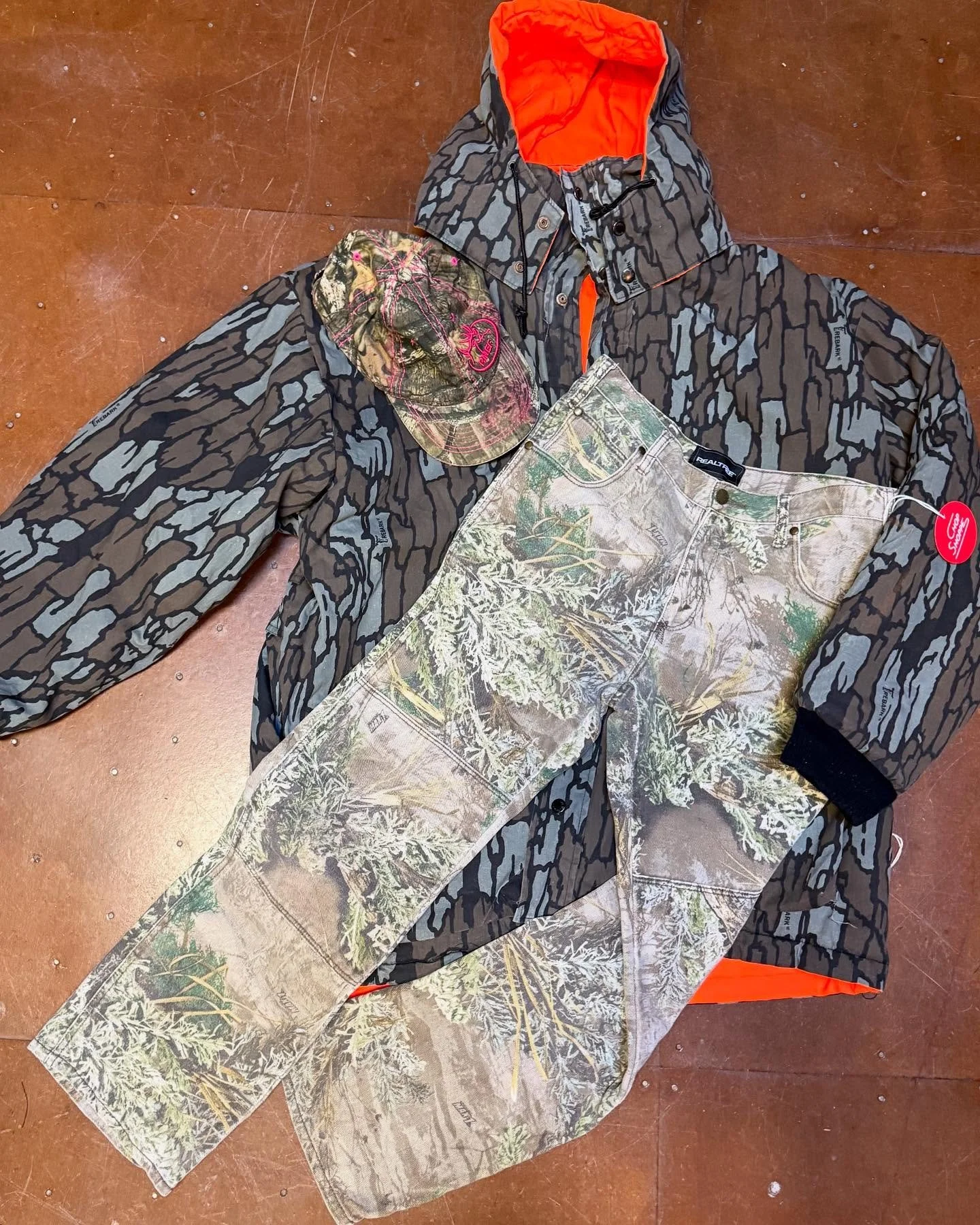 Aesthetically YES! But the only shooting we&rsquo;ll be doing is the shooting of photos. 📸

Come cosplay friends  x

#urbanhunter #photographyonly #camo #vintage