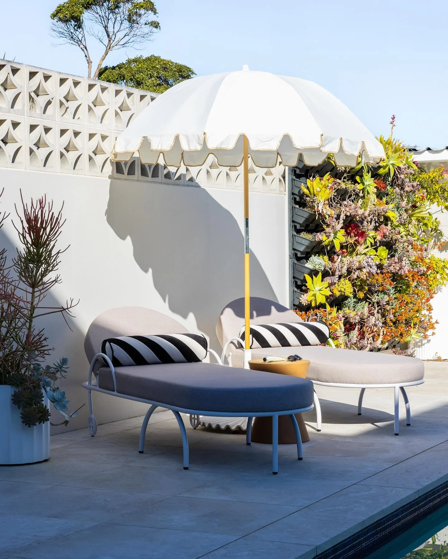 ⋒ Spring has sprung&hellip; and so has our styling game 🌸✨ Extra spring in our step (and in our spaces!). 
.
.
.
.
#insideoutrealestatestyling #propertystylingsydney #homestaging #staging #stylinghomes #stylingtosell #northernbeachesstylist #norther
