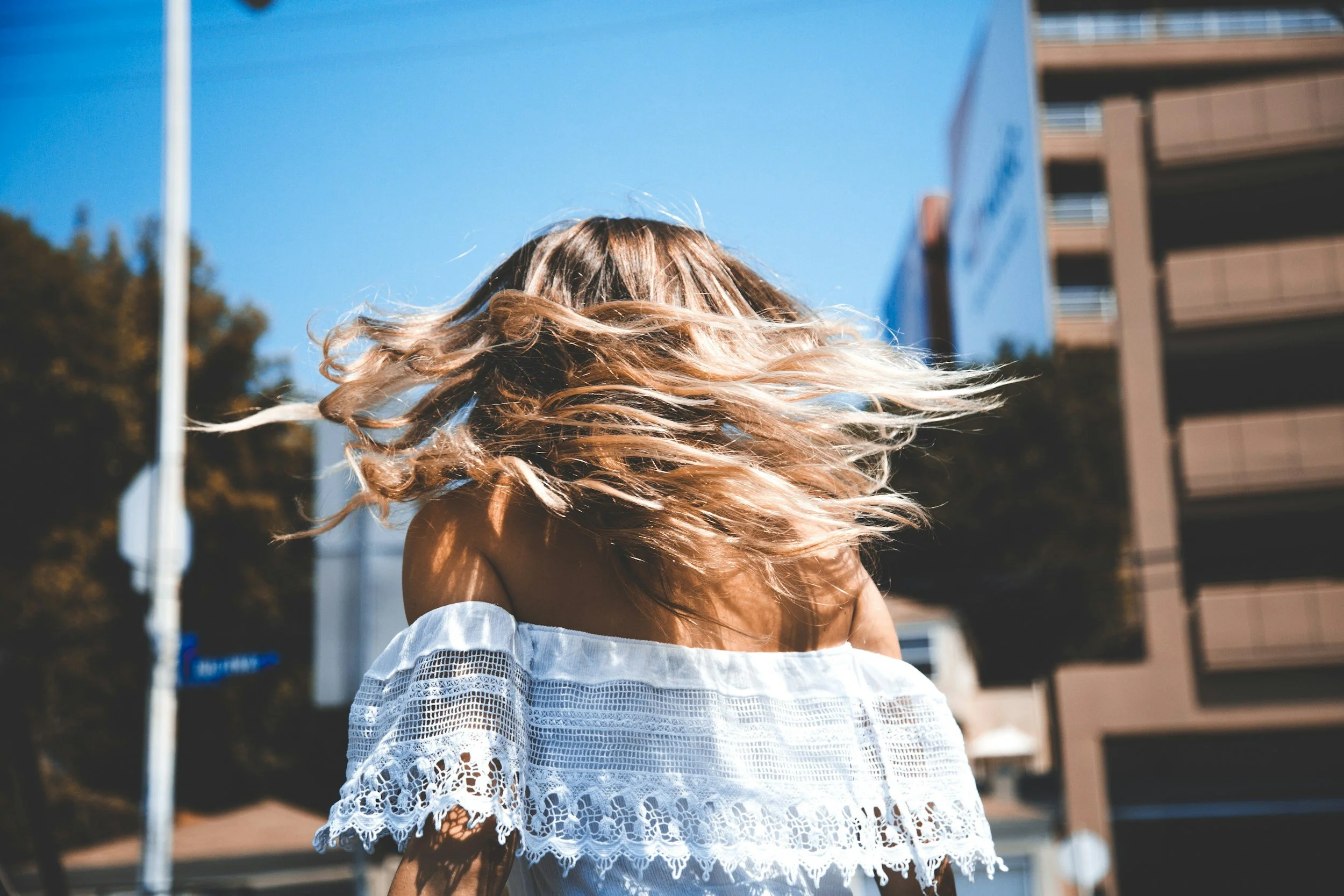Summer Blonde Maintenance: Preventing Colour Fade in UV Rays