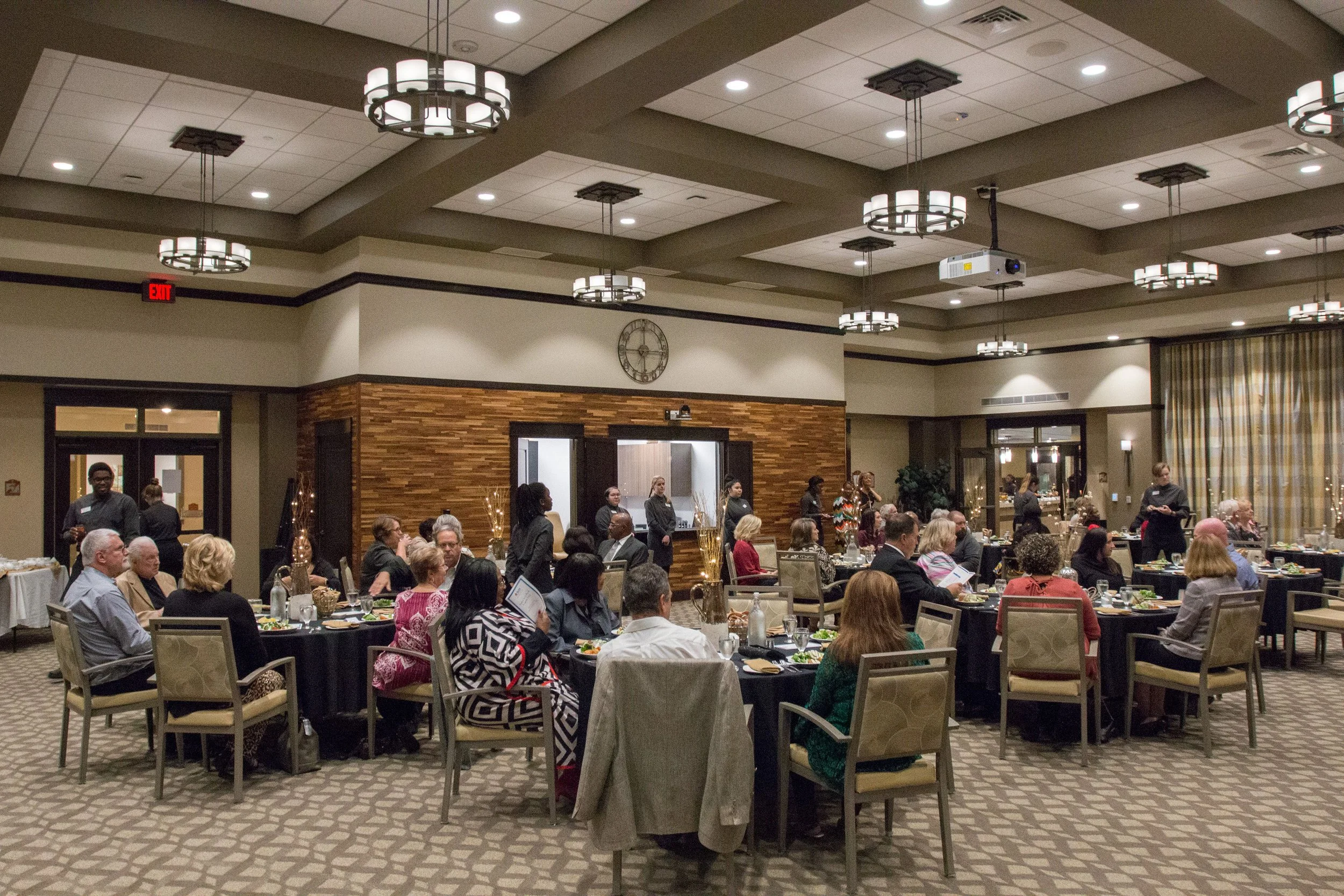 132pe-serviceawarddinner-.jpg