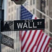 Wall+Street+with+USA+flag.jpg