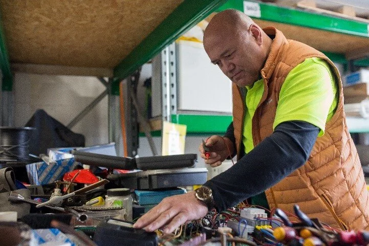 HWEN member Tom Majoor, is an electrician and the director of HLS Ltd