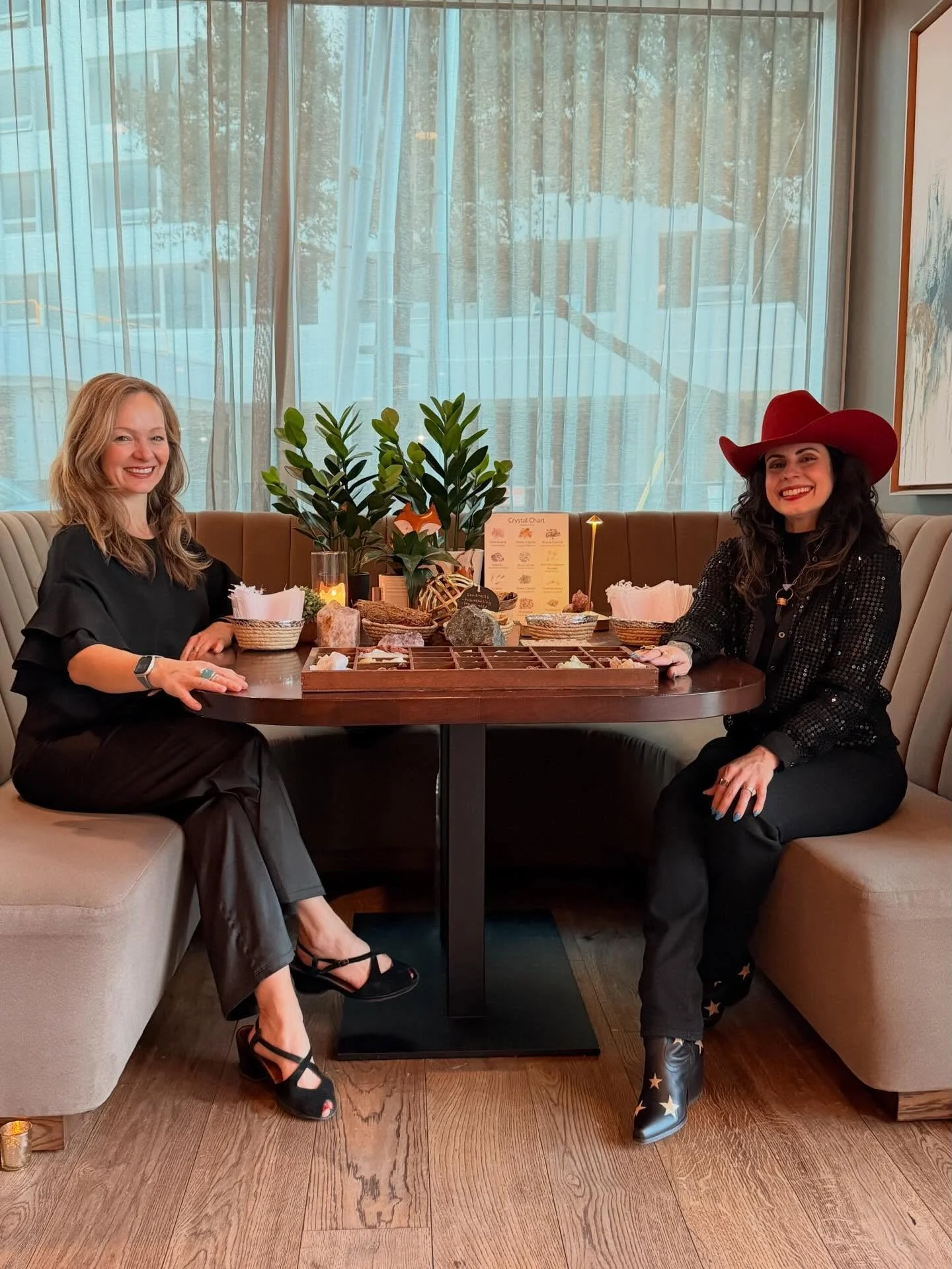 So magical offering crystal consultations in San Antonio ✨
Each session felt deeply aligned and grounded. Perfect energy for the new moon in Capricorn as we called in clear intentions, devotion and manifestation for the new year ahead.
Grateful for t