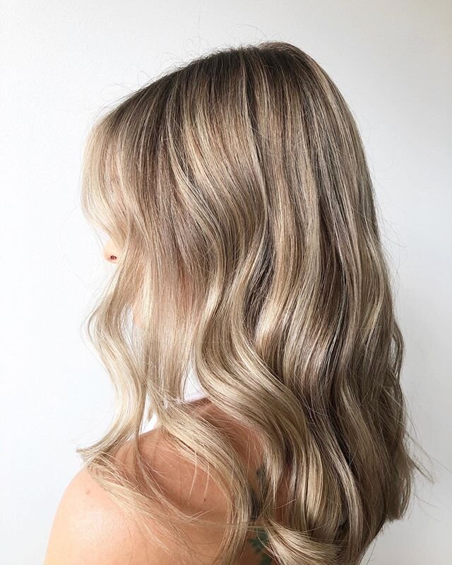 Biscuit blonde for this honey 🍯⚡️✨