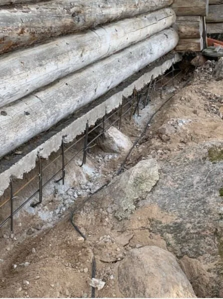  Vuosikymmeniä vanhan perustuksen korjaus. Uusi raudoitus valmiina