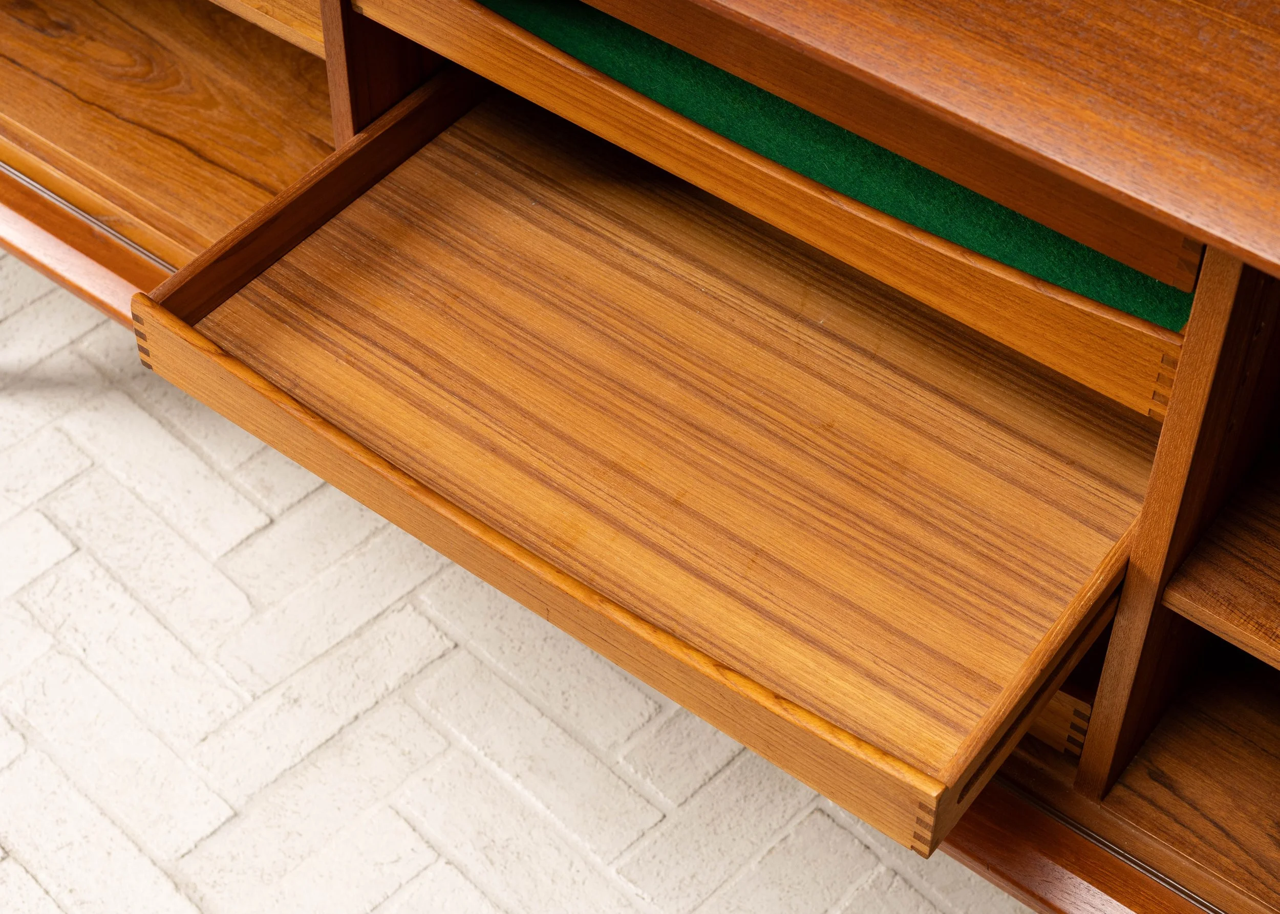 bernhard-pedersen-long-teak-sideboard-resideinc-15.jpg