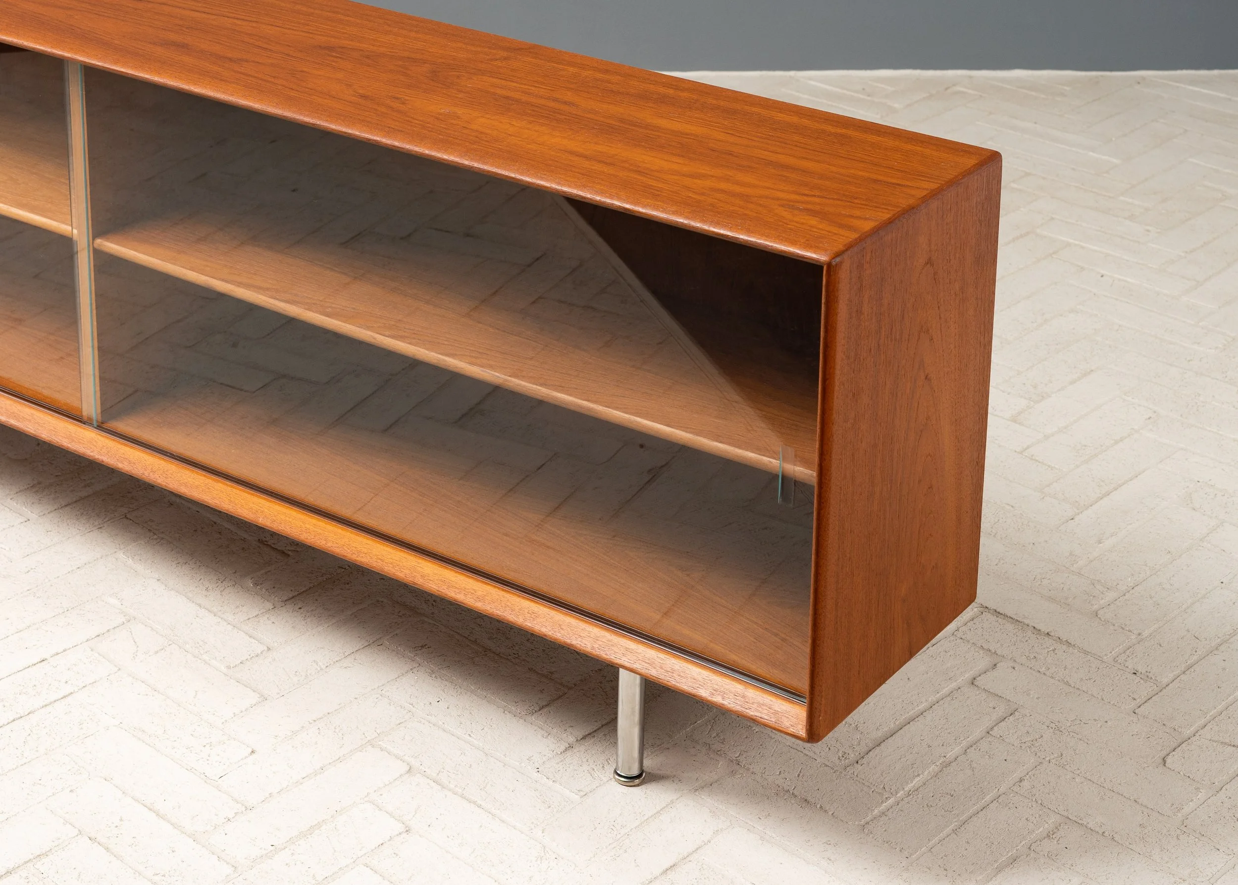 berhard-pedersen-teak-console-resideinc-4.jpg