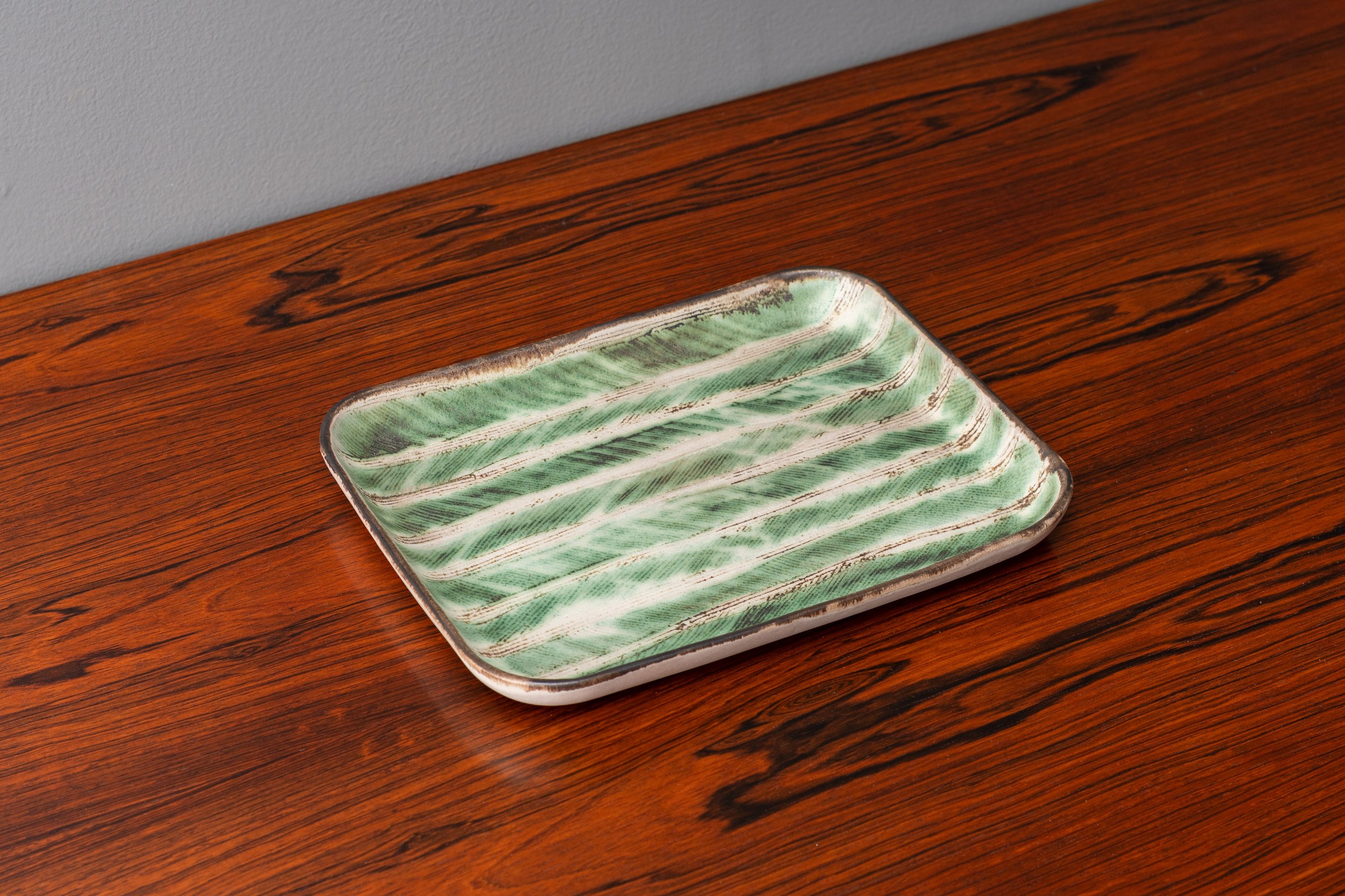 wickham-ceramic-tray-resideinc-2.jpg