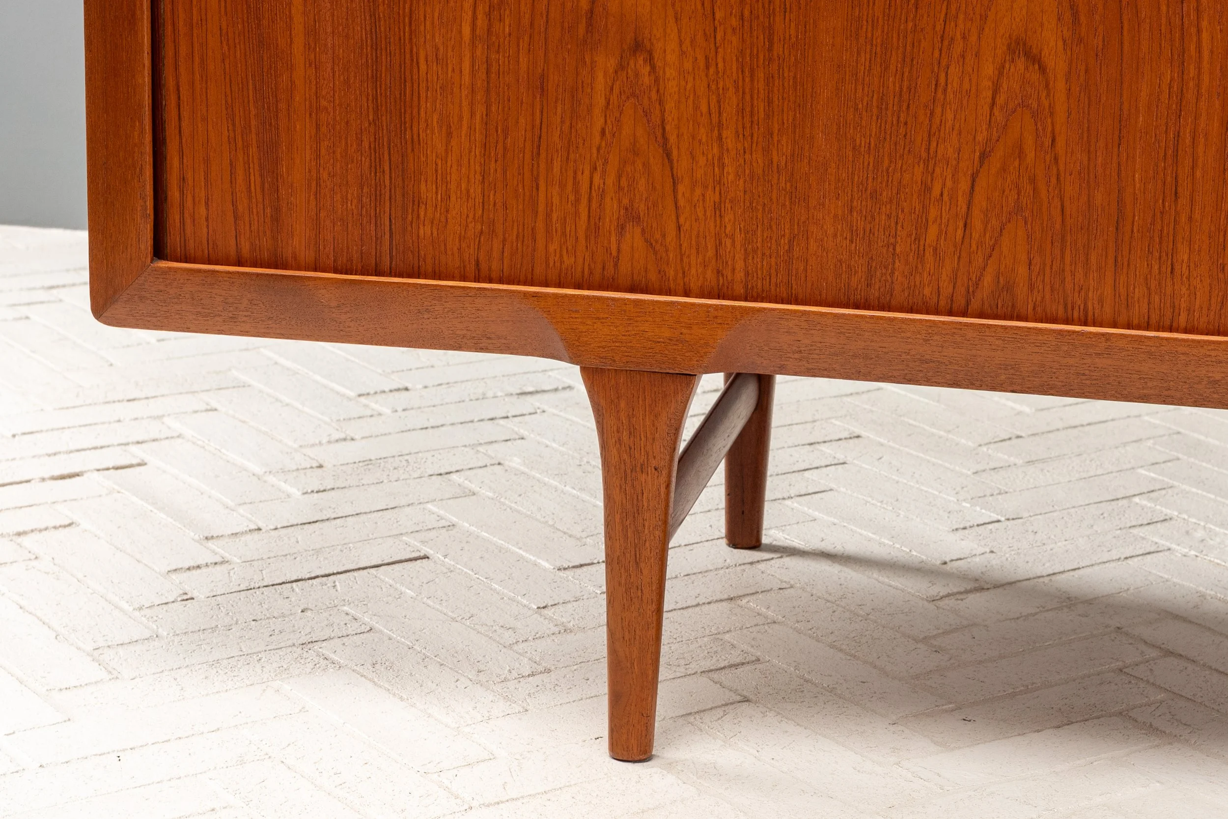 kofod-larsen-teak-sideboard-resideinc-10.jpg
