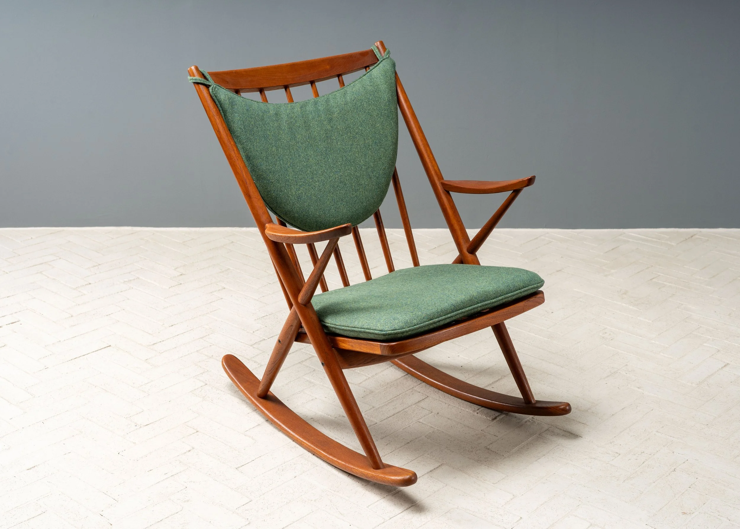 frank-reenskaug-rocking-chair-resideinc-13.jpg