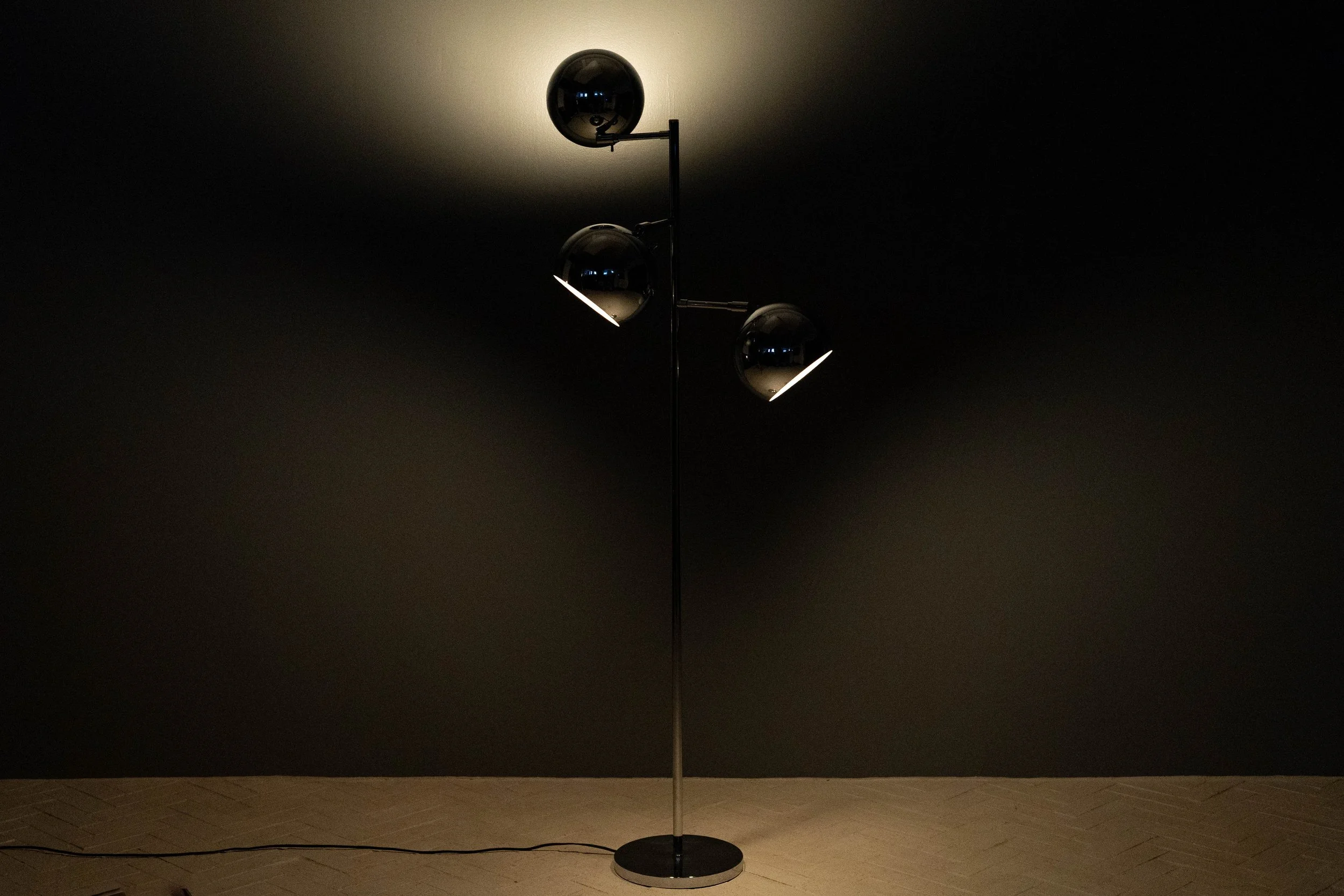sonneman-chrome-orbiter-floor-lamp-resideinc-6.jpg